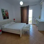 Hotel Sherifi 3*