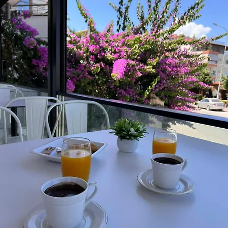Sherifi Hotel 3*